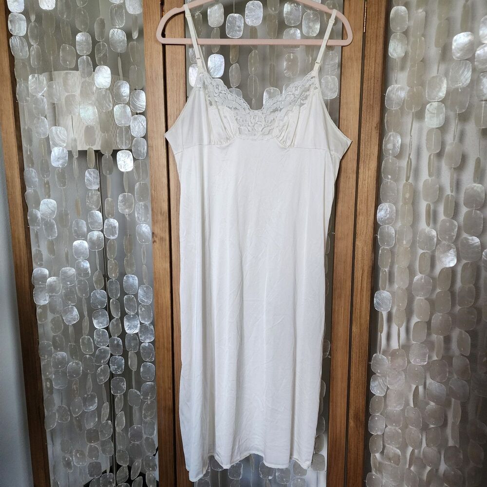 VTG Vassarette White Slip Dress Lace Trim Midi Bridal Cottagecore Y2K Lingerie